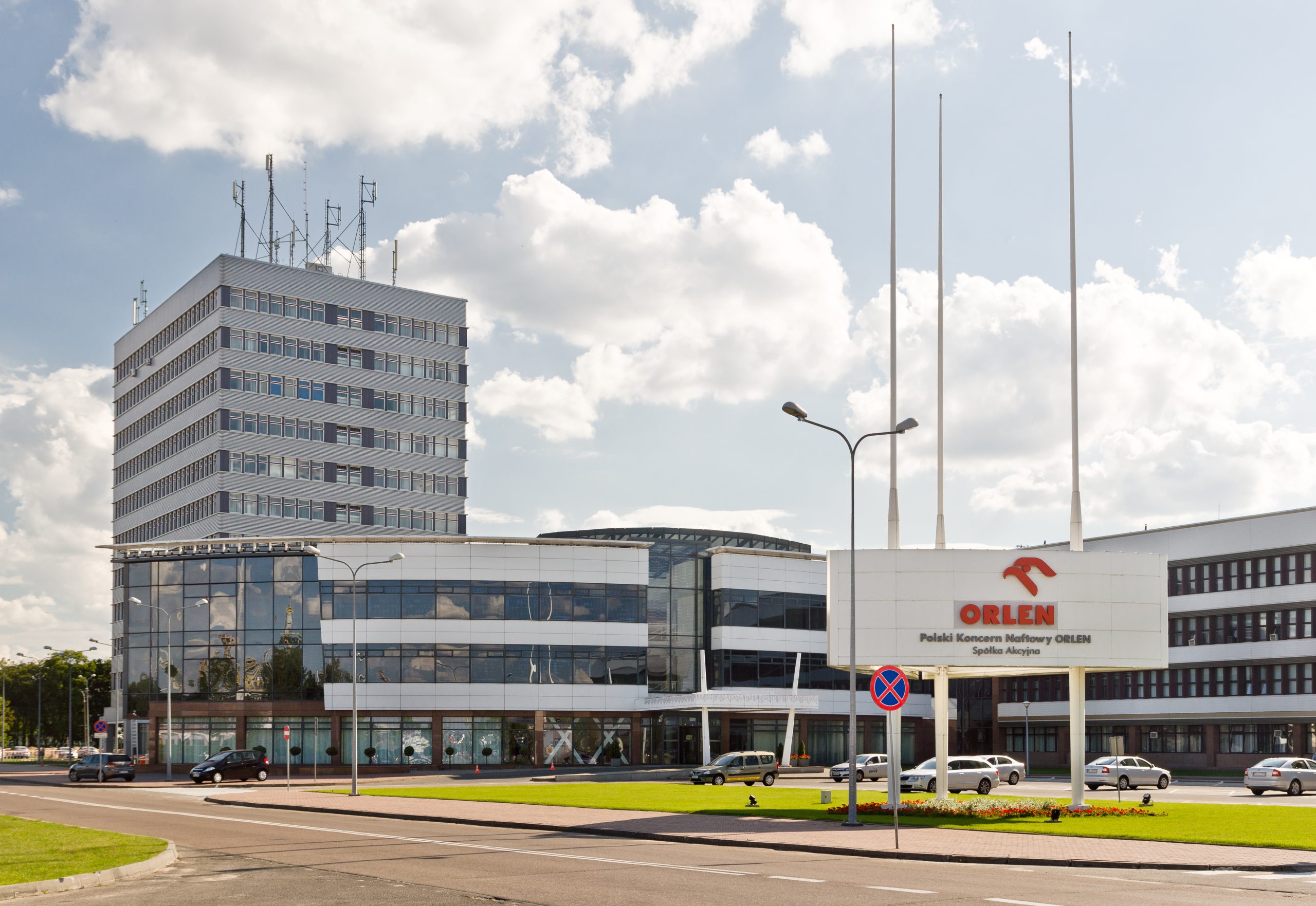 Orlen zbuduje w Polsce 16 stacji ładowania wodorem: Ekologiczna Rewolucja na Horyzoncie
